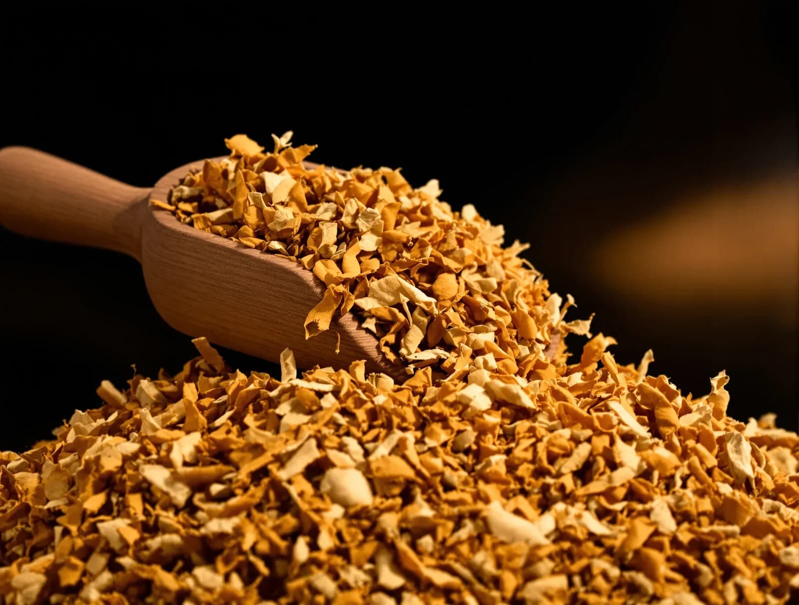 Golden cut rag tobacco